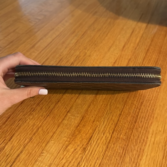 Louis Vuitton Zippy Wallet - Picture 2 of 9